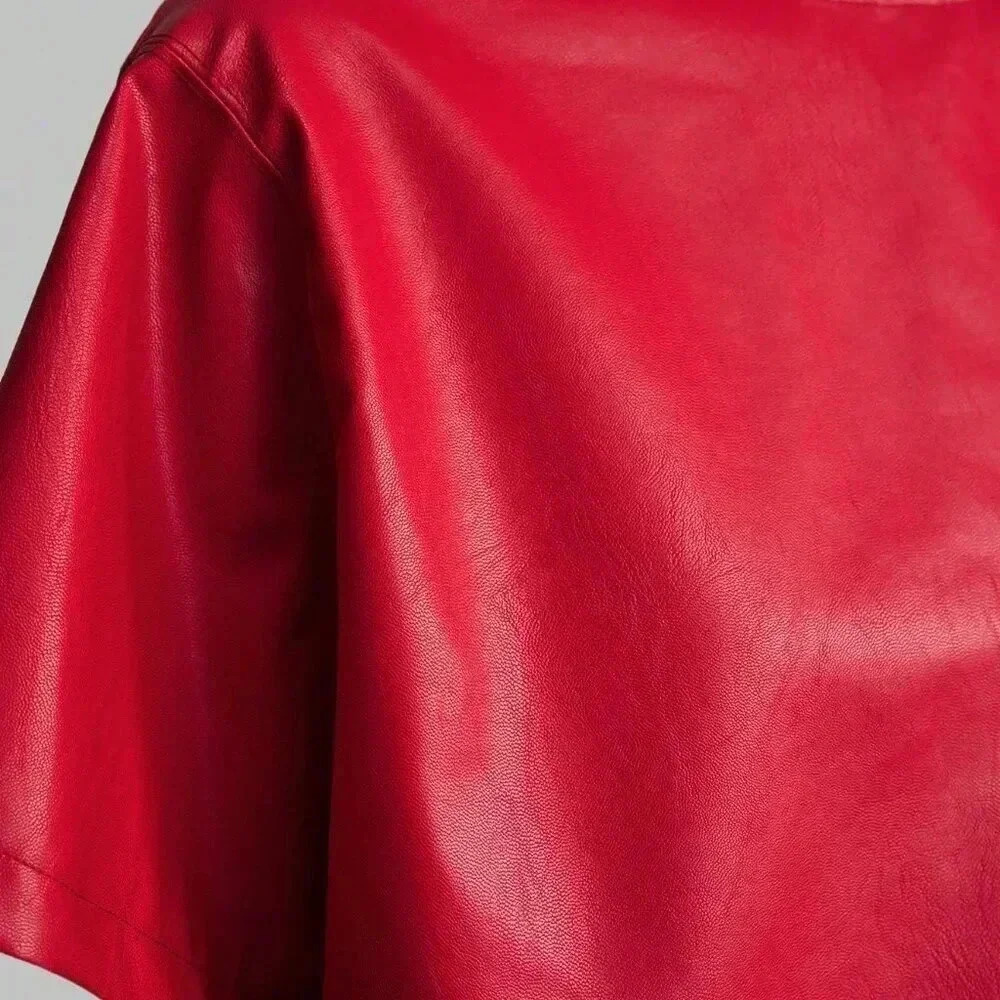 Red Casual Women's Cropped Crew Neck Top - Picture 7 of 7